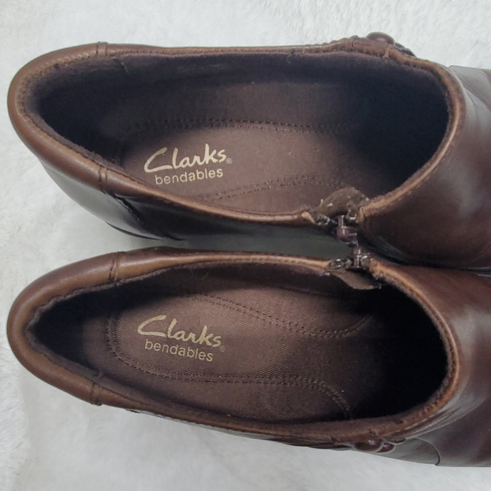 Clarks Booties Bendable 8m - image 5